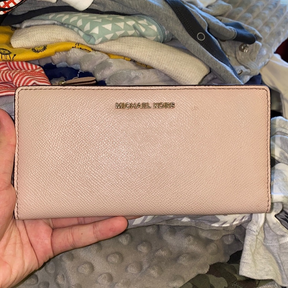 Micheal Kors Pink slim & trifold wallet